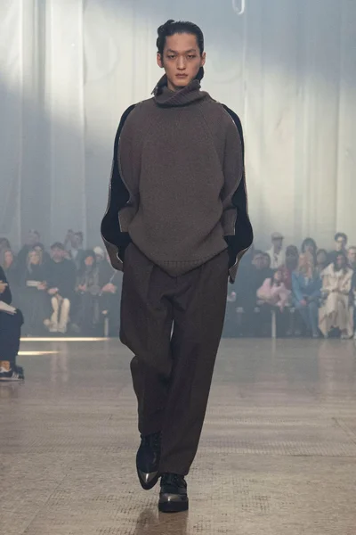 Look 17